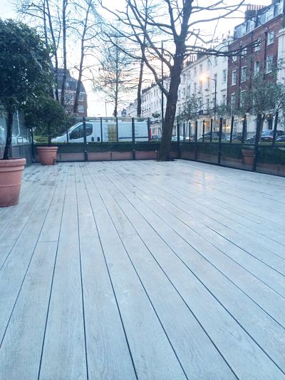 Non-slip decking